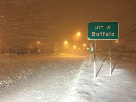 9 Things People From Buffalo Never Do New York School, New York Snow, Hiking Club, Lake George Village, Winter Survival, Buffalo New York, Winter Hiking, Upstate Ny, Lake George