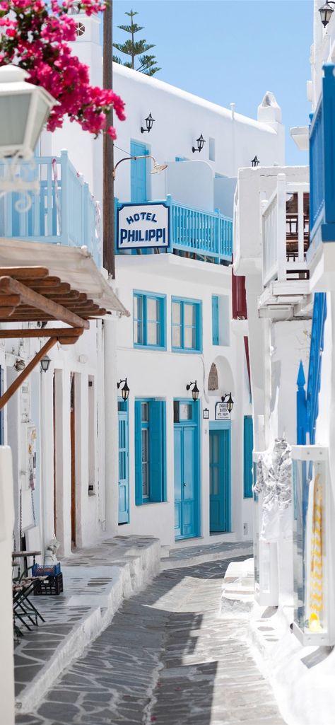 Santorini Greece Aesthetic Wallpaper, Beach House Wallpaper, Iphone Wallpaper High Quality, Greece Wallpaper, Grecia Santorini, Greece Fashion, Greece Vacation, Mykonos Greece, Village House Design