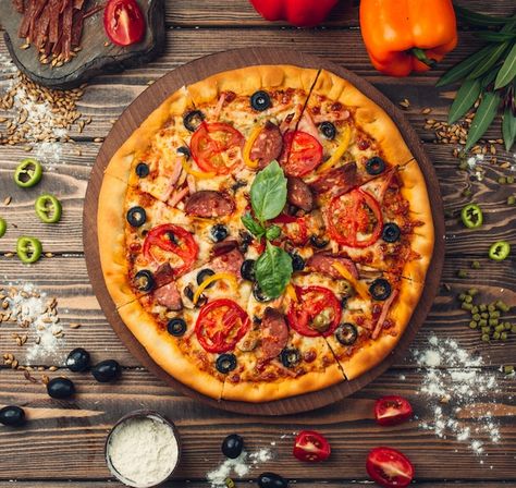 Pizza Hurt, Curry Pizza, Olive Pizza, Pizza Pepperoni, Veg Pizza, Overnight Recipes, Pizza Restaurant, Margherita Pizza, Pizza Pizza