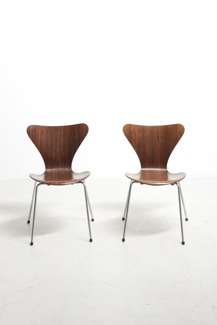 Arne Jacobsen Chair, Arne Jacobsen, Fritz Hansen, Furniture Inspiration, Midcentury Modern, Plywood, Work Space, Dining Chairs, Pen