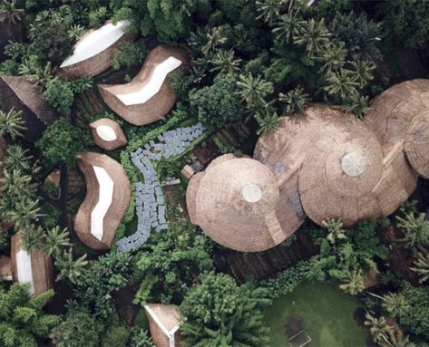 Green school Green School Bali, Resort Design Plan, Bali Architecture, Green Village, Resort Plan, Floating Architecture, Bamboo Architecture, Eco Architecture, Green School