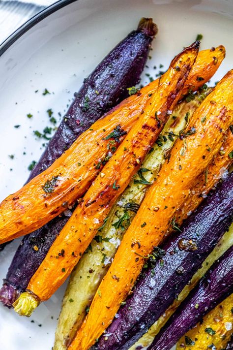 Easy Grilled Carrots - Sweet CS Designs. Carrots On Blackstone Griddle, Grilled Carrots Bbq, Blackstone Carrots, Grilled Carrots Recipes In Foil, Carrots On Blackstone, Grilled Carrots In Foil, Summer Carrot Recipe, Broiled Carrots, Grilled Carrots Recipes