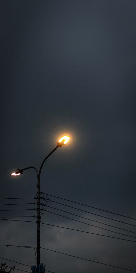 Aesthetic wallpaper Lamp Post Wallpaper Iphone, Street Lamps Aesthetic, Street Lamp Aesthetic, City Lights Wallpaper, Street Lamp Post, Cool Black Wallpaper, Well Design, Dark Paintings, Cute Love Photos