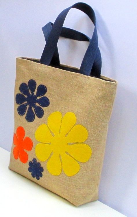 Shoppers Bag, Tas Denim, Jute Tote Bag, Sac Diy, Jute Tote Bags, Jute Totes, Flowers Handmade, Hand Applique, Summer Bag