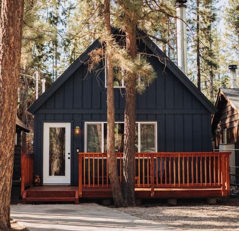 Chalet Cabin Exterior, Mountain Cabin Remodel, Cabin With White Windows, Swedish Cabin Cottages, Simple Cabin Exterior, Black And Wood Cabin, Small Lake Cabin Decorating Ideas, Mountain Cottage Aesthetic, Modern Mountain Cabin Interior