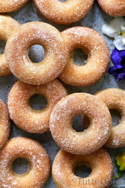 Baked Cinnamon Sugar Doughnuts | cinnamon sugar doughnuts | baked doughnuts | doughnuts recipe Baked Doughnut Recipes, Yummy Donuts, Doughnut Pan, Baked Doughnuts, Cinnamon Donuts, Sugar Donut, Baking Cakes, Doughnut Recipe, Delicious Donuts