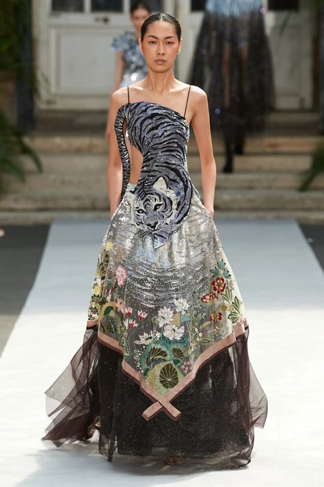 Fall 2023 Couture, Rahul Mishra, 2023 Couture, Figure Dress, South Asian, Fall 2023, Couture Collection, Asian Fashion, Couture Fashion