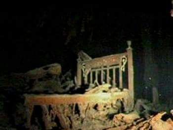 One of the beds. Titanic Real, Titanic Underwater, Real Titanic, Underwater Ruins, Titanic Wreck, Titanic Photos, Titanic Artifacts, Titanic Sinking, Titanic Facts