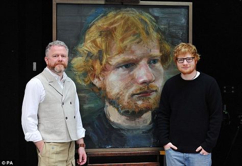 Ed Sheeran with the portrait by Belfast-based artist Colin Davidson (left) at the National... Colin Davidson, Ed Sheeran Love, National Portrait Gallery, Celebrity Portraits, Why Do People, Portrait Gallery, Portrait Artist, Drawing Artwork, Ed Sheeran