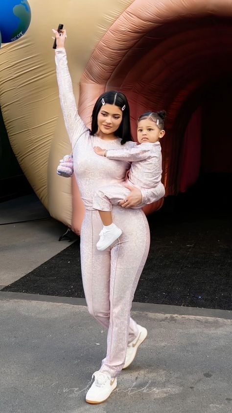 Stylizacje Kylie Jenner, Kylie Jenner Street Style, Kily Jenner, Kylie Jenner Baby, Stile Kylie Jenner, Kylie Travis, Look Kylie Jenner, Looks Kylie Jenner, Trajes Kylie Jenner