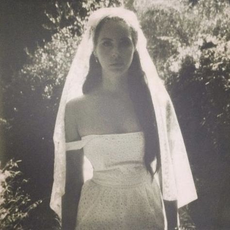 lana del rey Lana Del Rey, Sophia Coppola, Lana Del Rey Albums, Lana Del Rey Ultraviolence, Lana Rey, Elizabeth Grant, Lana Del Ray, Books Art, A Wedding Dress