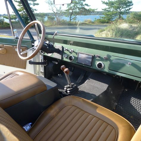 Custom Ford Bronco - Dash and Interior Old Ford Interior, Ford Bronco 1970's, Bronco Interior, Custom Ford Bronco, Bronco Classic, Vintage Broncos, Old Ford Bronco, Broncos Pictures, Old Bronco