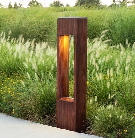 Outdoor Lighting Design, Diy Outdoor Lighting, Driveway Lighting, Diy Crate, Landscape Lighting Design, Diy Lampe, Crate Furniture, Wooden Light, Backyard Lighting