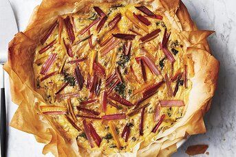 s harissa Vegetarian Quiche Recipes, Bacon And Cheese Quiche, Vegetarian Quiche, Swiss Chard Recipes, Chard Recipes, Bacon Quiche, Rainbow Chard, Quiche Recipe, Pastry Crust