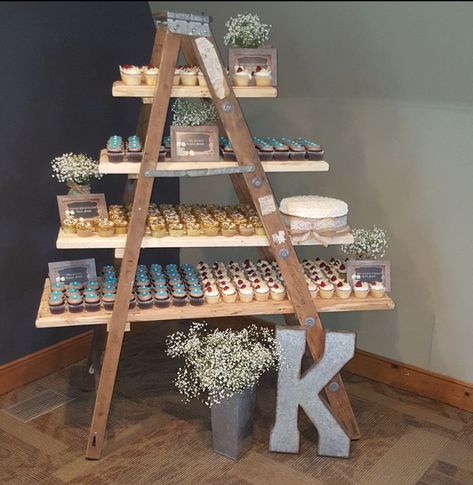 Ladder Cupcake Display, Desert Display, Ladder Display, Graduation Party Planning, Grad Party Decorations, Harvest Party, Cupcake Display, Small Desserts, Wooden Ladder