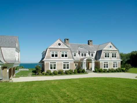 Easterly | Middletown, RI — ANDREOZZI ARCHITECTURE Hamptons Houses, Hamptons House Exterior, Preppy House, Hamptons Beach House, Gros Morne, Victorian Exterior, Shingle House, Gambrel Roof, Shingle Style Homes