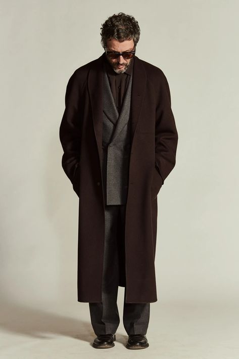 Winter Coat Trends, Fall 2023 Menswear, 2023 Menswear Fashion Show, Man's Overcoat, Mens Overcoat, Coat Trends, Mens Outfit Inspiration, Mens Winter Coat, Mens Fashion Week