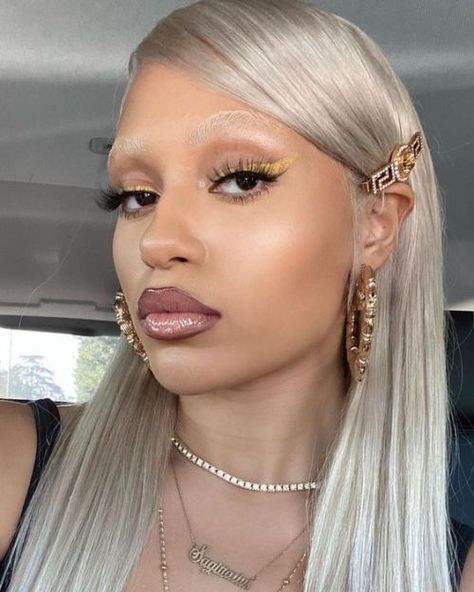 Bleached Eyebrows, Blonde Eyebrows, Makeup Aesthetic, Beauty Natural, Hair Laid, Baddie Hairstyles, Hair Inspo Color, Makeup Makeup, Pretty Makeup