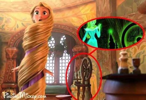 The spinning wheel from Sleeping Beauty is seen in Rapunzel's room in Tangled . | 22 More Disney Movie Easter Eggs You May Have Never Noticed Disney Secrets, Disney Secrets In Movies, Disney Humor, Disney Easter Eggs, Disney Amor, Disney Theory, Disney Crossover, Disney Easter, Pixar Films