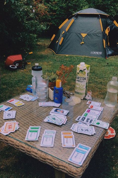 Adventure Vibes Aesthetic, Friend Camping Trip Ideas, Camping Activities Aesthetic, Outside Activities Aesthetic, Food For Camping Aesthetic, Camping Astethic Friends, Cabin Weekend With Friends, Camping Vibes Aesthetic, Camp Vibes Aesthetic