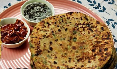 Easy Sprouted Moong Paratha Recipe, Indian Breakfast Vegetarian Kids, Best Time To Eat, Paratha Recipe, Fenugreek Leaves, Recipe Indian, Paratha Recipes, Indian Breakfast, Chopped Spinach, Red Chili Powder