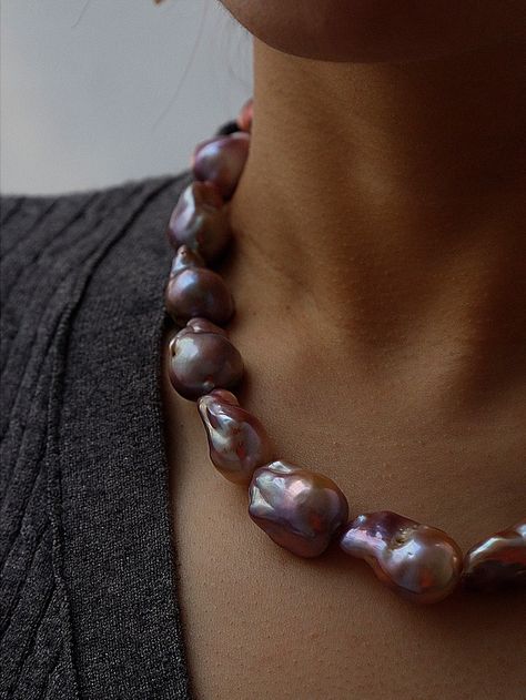 Pearl Necklace Aesthetic, Monday Musings, Baroque Pearls Necklace, Baroque Pearls Jewelry, Baroque Necklace, Akoya Pearl Necklace, Necklace Aesthetic, Vintage Styling, Baroque Pearl Necklace