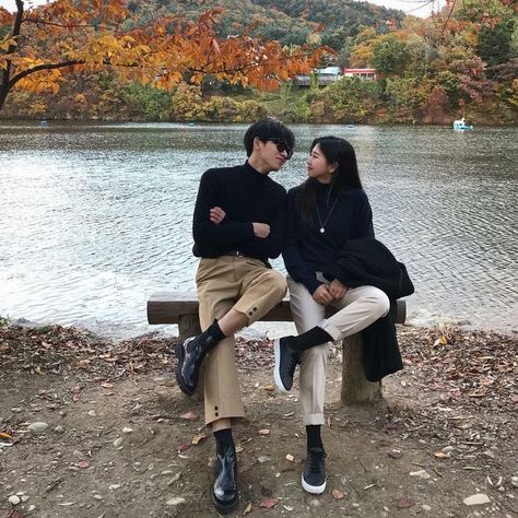 Korean Couple Outfits, Couple Fits, 사진 촬영 포즈, Cute Couple Outfits, Couples Vibe, Ulzzang Couple, Matching Couple Outfits, Korean Couple, Love Style