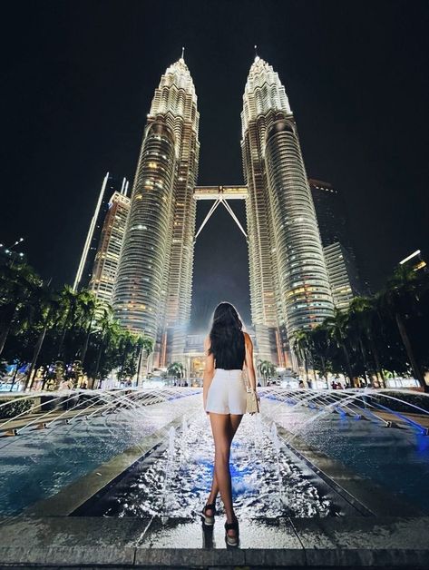 Langkawi Photoshoot, Malaysia Trip Outfit Ideas, Malaysia Travel Photography, Kuala Lumpur Photoshoot, Kuala Lumpur Outfit Ideas, Malasia Kuala Lumpur, Kuala Lumpur Photo Ideas, Singapore Picture Ideas, Malaysia Photo Ideas