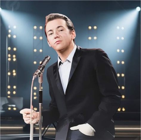 Bobby Darin – Dream Lover (1959) Bobby Darin Aesthetic, Bobby Darin, Sandra Dee, Book Pictures, Dream Lover, Beyond The Sea, Smash Book, Just In Time, On Stage