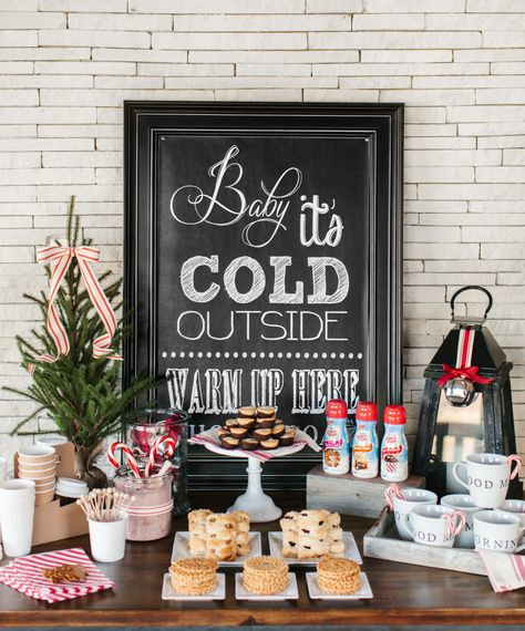 Tips for Creating a Holiday Coffee + Hot Chocolate Bar | The TomKat Studio for @coffeemateusa #tomkatstudio #coffeemate #sp Christmas Hot Chocolate Bar, Holiday Friends, Sweet Station, Diy Coffee Bar, Hot Chocolate Bar, Christmas Hot Chocolate, Home Coffee Bar, Christmas Brunch, Hot Cocoa Bar