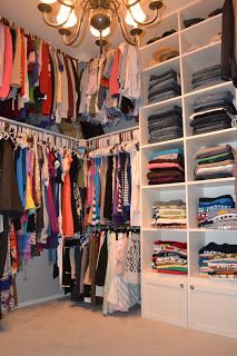 Teen Closet Organization, Bedroom For Teens, Mobile Boutiques, Diy Master Closet, Teen Closet, Closet Planning, Closet Hacks, Basement Bedroom, Clothes Closet Organization