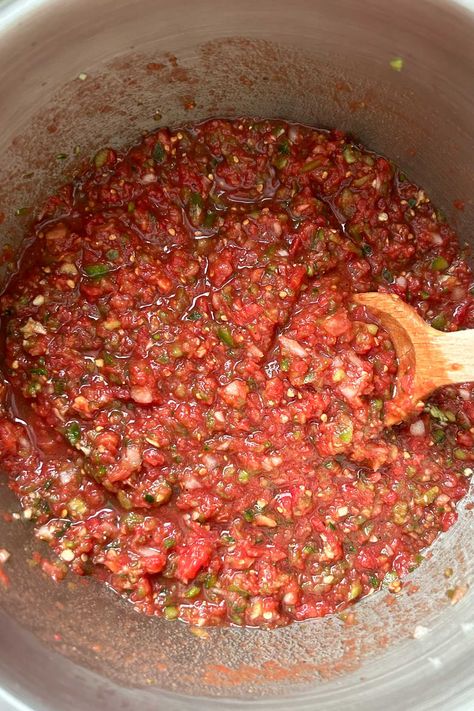 Homemade Canned Salsa – 5 Boys Baker Salsa Recipe With Canned Tomatoes, Canned Salsa Recipe, Homemade Canned Salsa, Chunky Salsa Recipe, Canned Salsa, Salsa Canning Recipes, Canning Salsa, Drying Cilantro, Hot Salsa