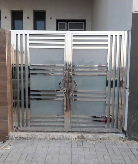 Ss Gate Design Modern Double Door, Ss Gate Design Modern, Ss Main Gate Design, Ss Gate Design, Ss Gate, Latest Main Gate Designs, Modern Steel Gate Design, Gate For Home, Modern Main Gate Designs