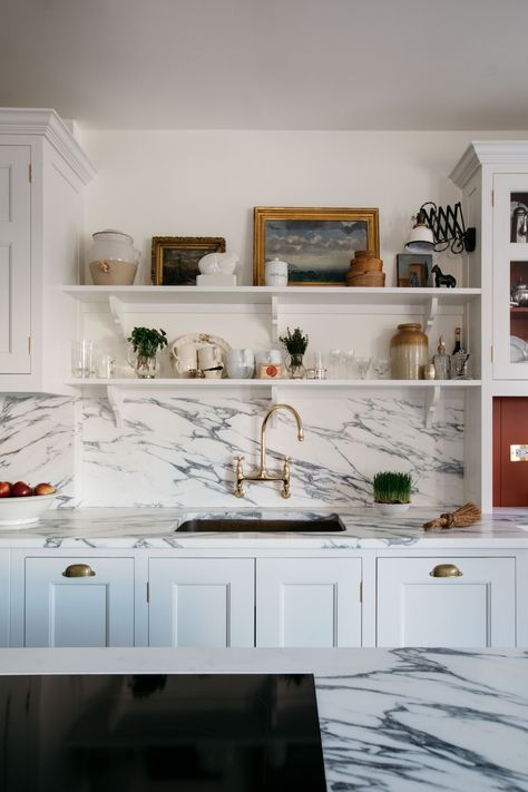 pOpen shelves above the copper sink  display keepsakes like a porcelain rabbit from Sodi's grandmother and small... Shelves Above Sink, Above Sink, Plain English, English Kitchens, English Design, Favorite Kitchen, Cheap Decor, Home Decor Trends, Architectural Digest