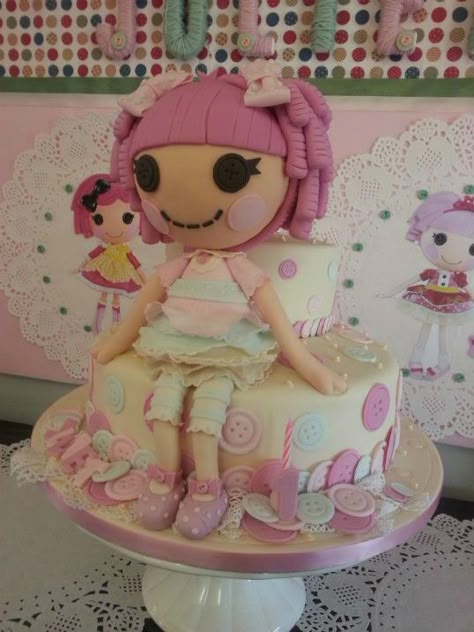 lalaloopsy birthday party idea | ... the theme of the rag dolls and were used throughout the party decor Lalaloopsy Cake, Enjoying The Little Things, Lala Loopsy, Lalaloopsy Party, Lalaloopsy Dolls, Cute Snacks, Cake Tutorial, Love Cake, Fondant Cakes