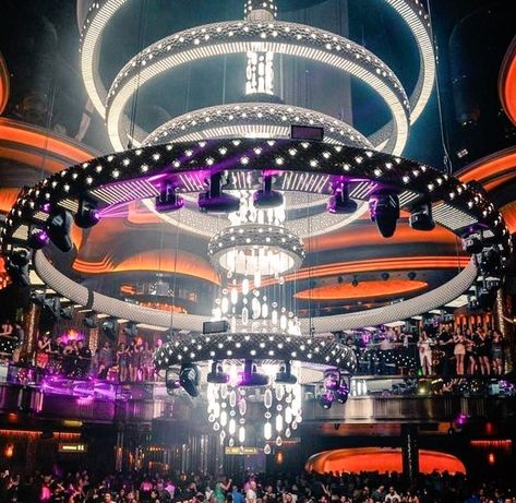 Omnia Las Vegas Nightclub at Caesars Hotel features 75,000 square feet, has 97 VIP tables, 3 levels, 4 sections 2 skyboxes, 13k lb chandelier, and a 4,400 person capacity. Visit our new website for Omnia info, bottle service, and guestlist inquiry regarding this Las Vegas night club at https://www.lasvegas-nightclubs.com/omnia-nightclub-las-vegas/ #omnianightclublasvegas #omnianightclub #omnialasvegas #lasvegas #vegas #nightlife #nightclubs #lasvegasnightclub #entertainment Night Club Entrance, Omnia Las Vegas, Omnia Nightclub, Space Nightclub, Fancy Night Club Interior, Omnia Nightclub Las Vegas, Dark Night Club Interior, Trendy Apartment Decor, Visual Lighting