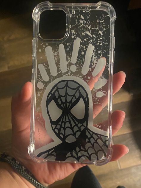 Spiderman Phone Case, Spiderman Painting, Spiderman Girl, Apple Iphone Covers, Artsy Phone Cases, Spiderman Gifts, Phone Case Diy Paint, Diy Phone Case Design, Creative Iphone Case