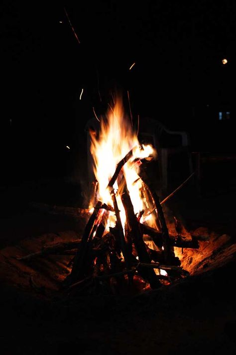 Bonfire - Dubare Camp, Karnataka Fake Bonfire Snaps, Born Fire Night, Born Fire Night Snap, Fire Camp Photography, Camping Story Instagram, Bonfire Snap, Iphone Background Purple, Born Fire, Bonfire Aesthetic