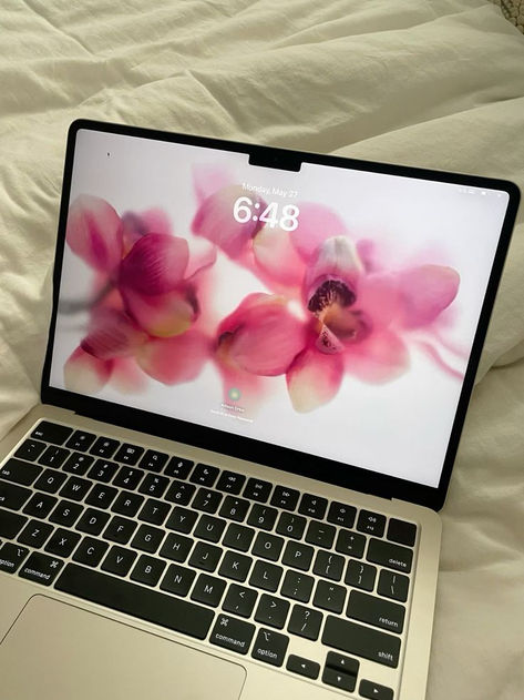 Organisation, Macbook Aesthetic Background, Mac Book Air Aesthetic, Mac Core, Mac Book Aesthetic, Macbook Air Aesthetic, Mac Book Wallpaper, Pink Electronics, Mac Aesthetic