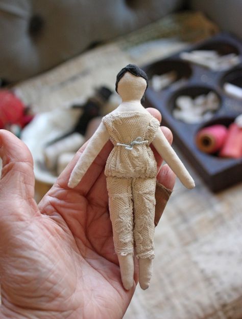 Aesthetic Doll, Strange Dolls, Sew By Hand, December Ideas, Wood Inspiration, Ann Wood, Doll Design, Homemade Dolls, Art Dolls Cloth