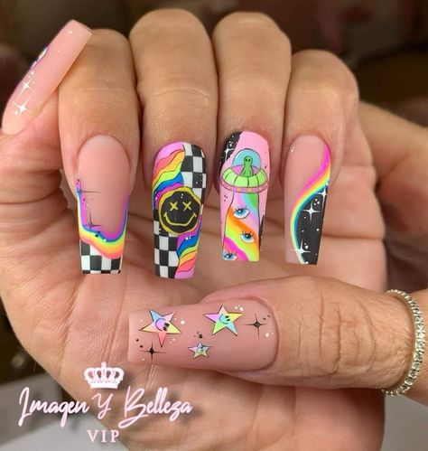 Lost Lands Festival Nails, Colorful Nail Art Ideas, Neon Alien Nails, Synthwave Nails, Glitch Nail Art, Edc Nails Rave, Bonnaroo Nails, 90s Style Nails, Rave Nails Festivals