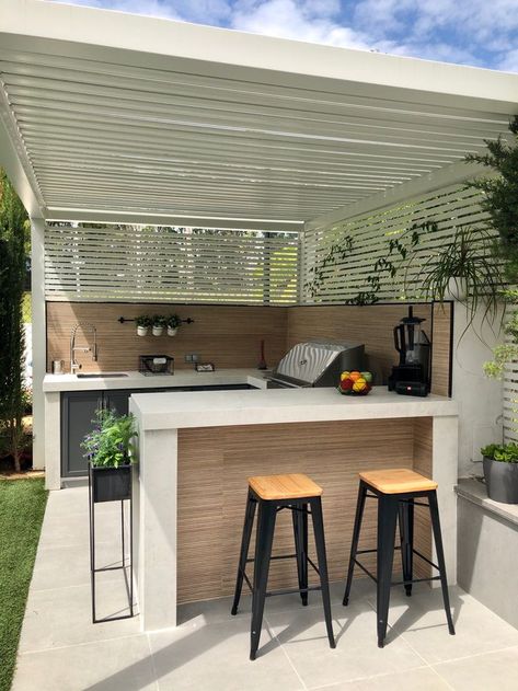 Outdoor Bar Ideas Backyards, Barbacoa Jardin, Small Outdoor Kitchens, Dirty Kitchen, Outdoor Kitchen Decor, Outdoor Kitchen Bars, Outdoor Bbq Kitchen, Outdoor Kitchen Island, Outdoor Kitchen Design Layout