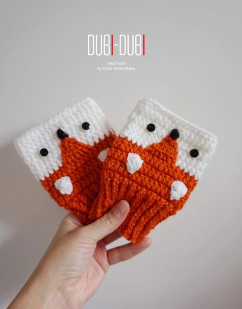 Crochet Halloween Costume, Mittens Knit, Fingerless Gloves Crochet Pattern, Hand Knit Mittens, Women's Mittens, Knit Accessories, Knitted Mittens, Sac Diy, Winter Mittens