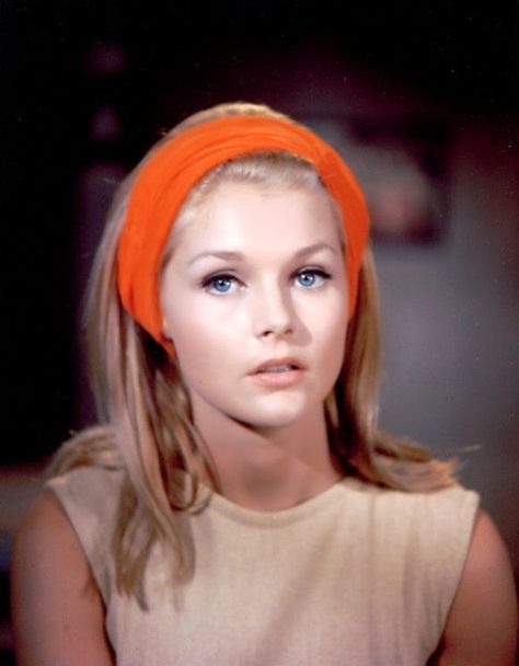 Carol Lynley 1960 Hairstyles, 60s Hairstyles, Carol Lynley, Celebrities Who Died, Classic Actresses, February 13, Vintage Pinup, Vintage Hollywood, Classic Beauty