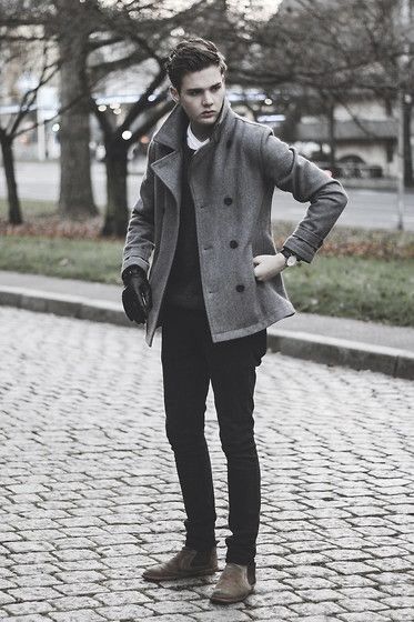 Mens Outfit: 60 Winter Outfits For Men – Cold Weather Male Styles. #mensfashion #mensfashionsmart #mensfashionrugged #mensfashionsummer #mensfashionsneakers #mensfashionwinter Fall Coats, Peacoat Men, Fall Fashion Coats, Gray Coat, Mens Fashion Blog, Winter Outfits Men, Mens Fashion Suits, Fashion Night, Mens Winter Fashion