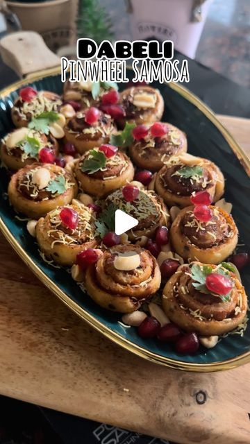 Maida Recipes Snacks, Pinwheel Samosa, Maida Recipes, Dabeli Masala, Samosa Pinwheels, Samosa Dough, Potato Samosa, Pinwheels Recipe, Samosa Recipe