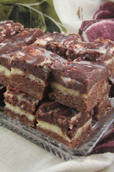 Tom Thumb Cookie Bars, Bomb Bars Dessert, Unsweetened Chocolate Bar Recipes, Best Cookie Bar Recipes, 9 Layer Cookie Bar Recipe, Marshmallow Recipes Desserts, Easy Bars Recipes For A Crowd, Sheet Pan Dessert Recipes, Bar Recipes Dessert