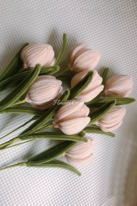 Baby pink tulips (handmade artificial flowers for room decor) Cupid Craft, Diy Fall Ideas, Clean Flowers, Diy Paper Flowers, Diy Bouquet Wrap, Pipe Cleaner Flowers, Handmade Pipe, Flowers Easy, Crochet Flowers Easy