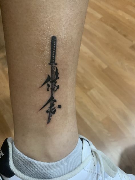 One Piece Tattoos, Wrist Tattoos For Guys, Pieces Tattoo, Cool Small Tattoos, Small Tattoos For Guys, Hand Tattoos For Guys, Black Ink Tattoos, Dope Tattoos, Symbolic Tattoos