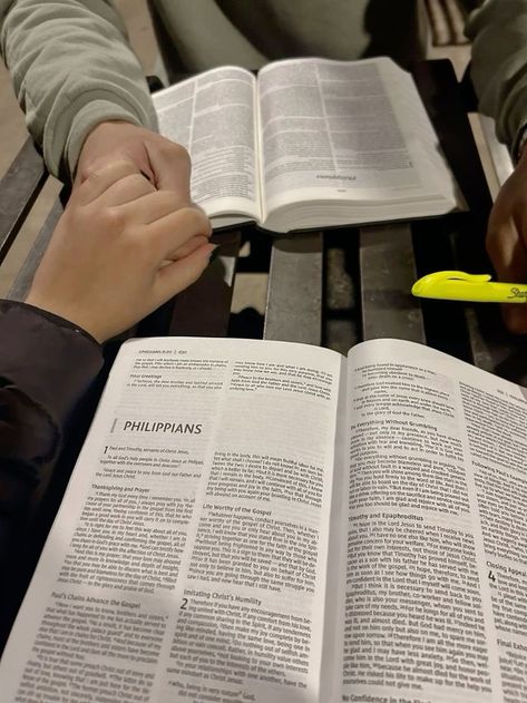 Bible Study Date Aesthetic, Couple Bible Study Aesthetic, Bible Couple, Biblical Relationship, Church Couple, Better Relationship With God, Praying Couple, Church Date, Christian Vision Board